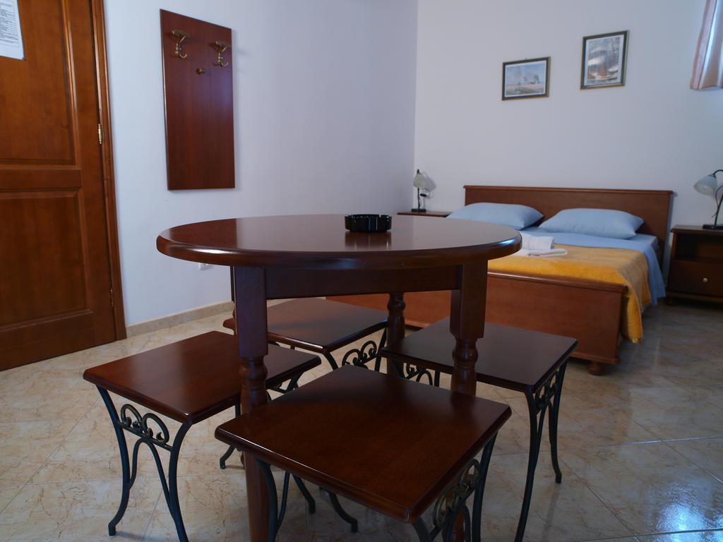 Apartments Obala Dragovic Petrovac Room photo
